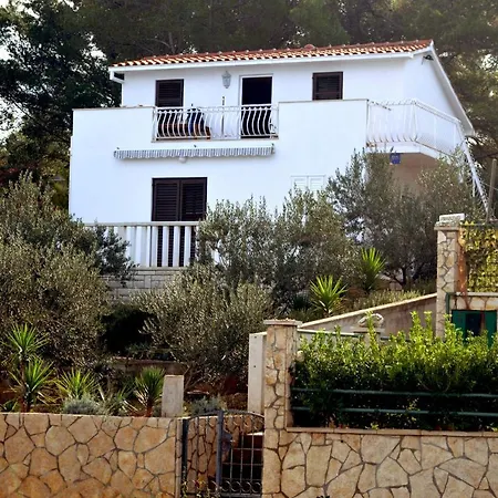 By The Sea Rogac, Solta - 16223 Grohote